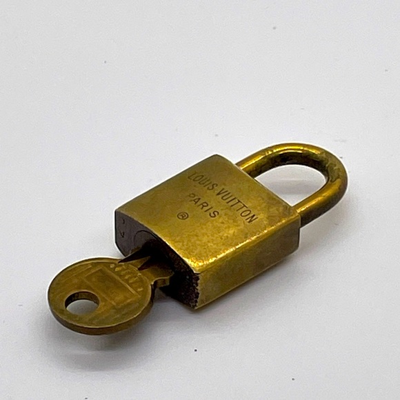 Rare Louis Vuitton #225 🔐 Brass Lock and Key - Picture 4 of 4